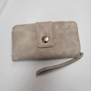 Tahari Gray Shimmery Silver‎ Vegan Leather Wristlet Wallet